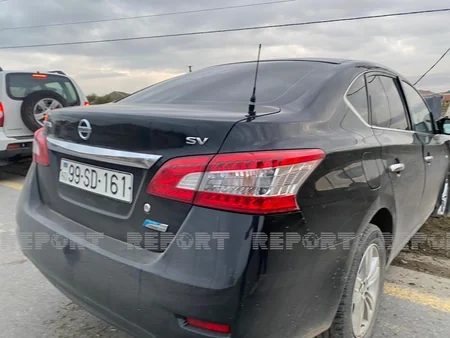 В Баку автомобиль врезался в столб