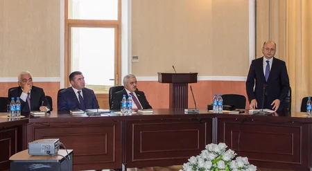 Azərbaycanın yeni energetika naziri nazirliyin kollektivinə təqdim olunub