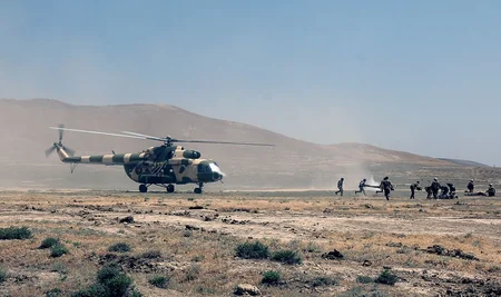 NATO rəsmisi və hərbi attaşelər Azərbaycan ordusunun kəşfiyyat bölüyünün təlimini izləyib