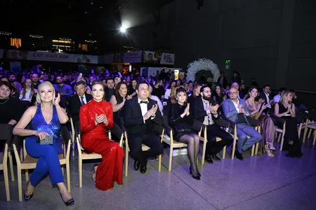 “Çat Kapı Aşk” filminin qala-gecəsi olub