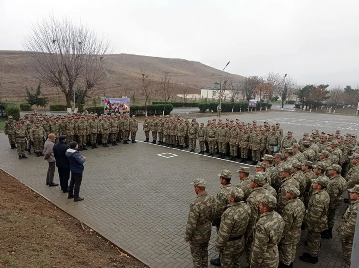 Azad edilmiş ərazilərdə hərbçilərlə görüşlər keçirilib
