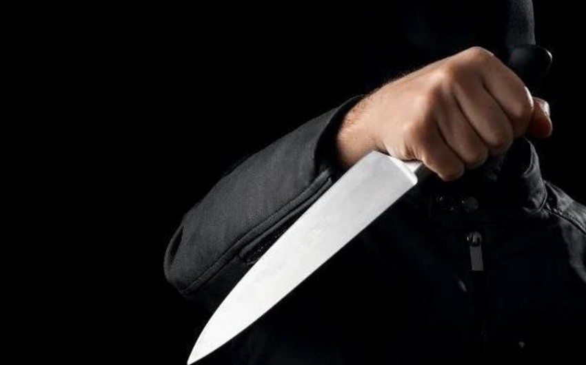Bakıda kişi və oğlu bıçaqlanaraq qətlə yetirilib, həyat yoldaşı, nəvəsi xəsarət alıb - YENİLƏNİB 