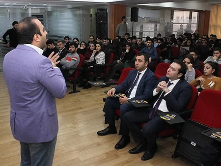 Avropa Liqasının final oyunu ilə əlaqədar daha bir universitetdə tələbələrlə görüş keçirilib
