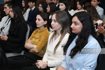 “Qalib Lider faktoru: Ölkəmizin dünyada artan nüfuzu və yeni reallıqlar” mövzusunda konfrans keçirilib