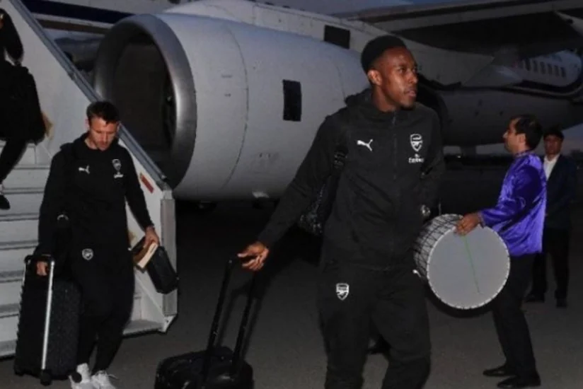 Arsenal FC delegation arrives in Azerbaijan