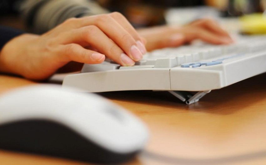 Azərbaycanda daşınmaz əmlakın internetlə qeydiyyatdan keçirilməsi mümkündür