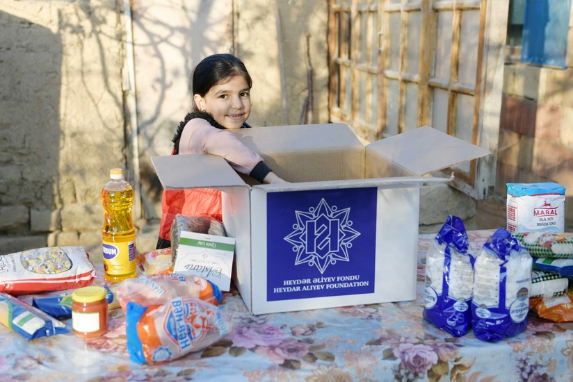 Heydər Əliyev Fondu aztəminatlı ailələrə bayram sovqatları çatdırıb