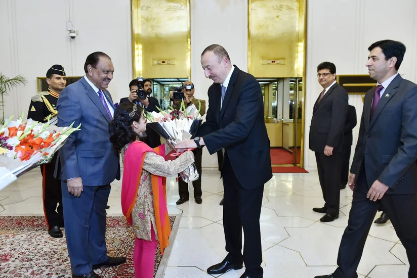 President Ilham Aliyev attended dinner party hosted by Pakistani head of state