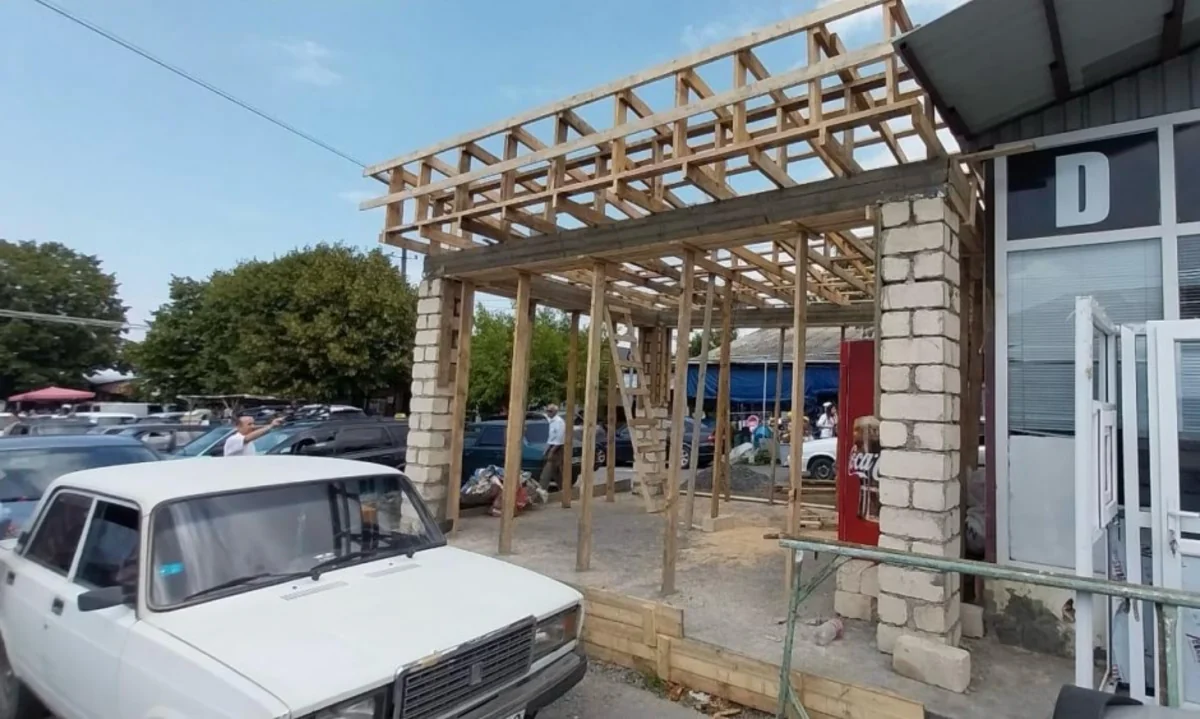 Zaqatalada qanunsuz tikili sökülüb