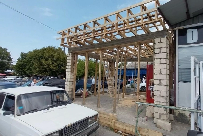 Zaqatalada qanunsuz tikili sökülüb