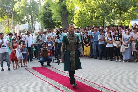 Özbəkistanda Qarabağ geyimləri nümayiş etdirilib