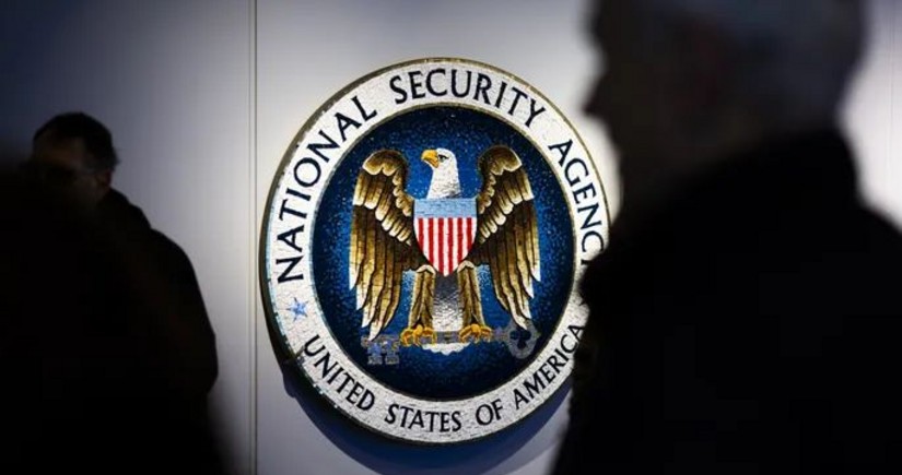 Intelligence agency IT specialist charged with attempting to provide classified information to foreign gov't