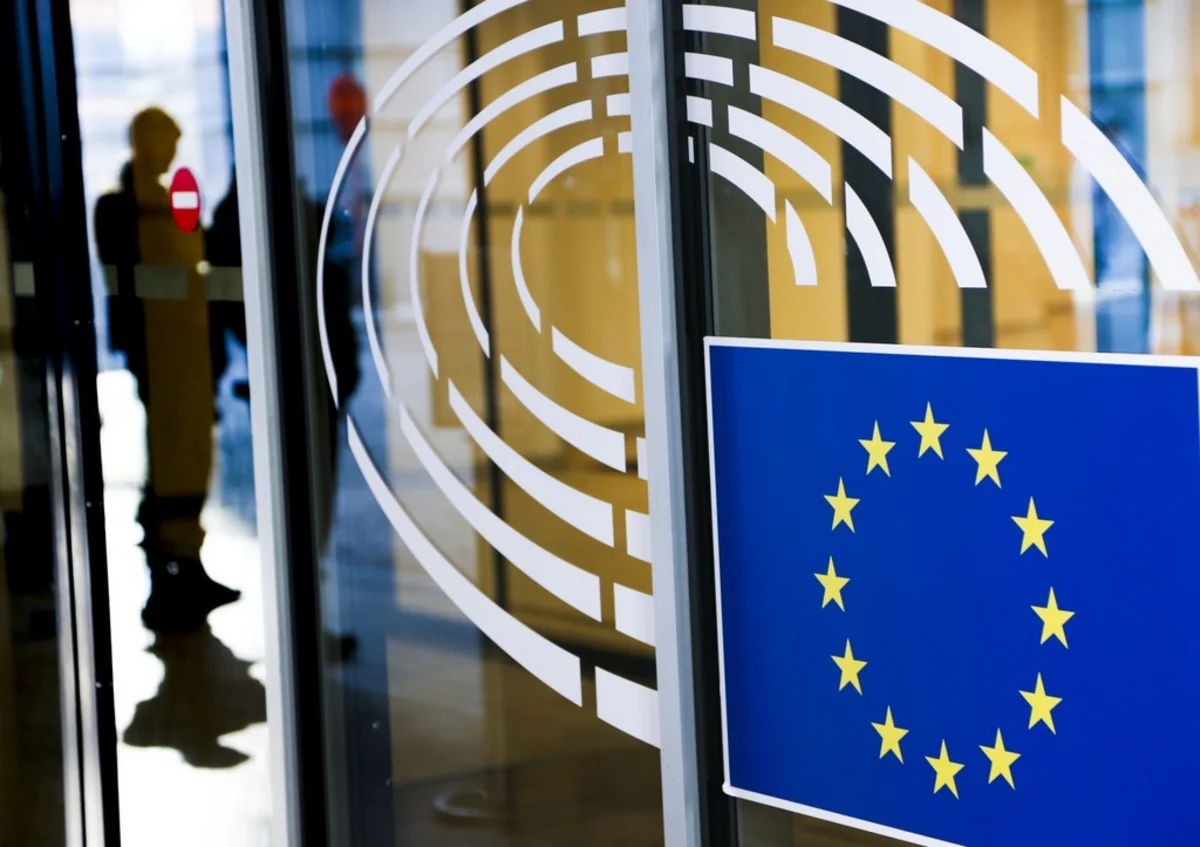 Опрос FT: В 2023 году Европу ждет рост безработицы и рецессия