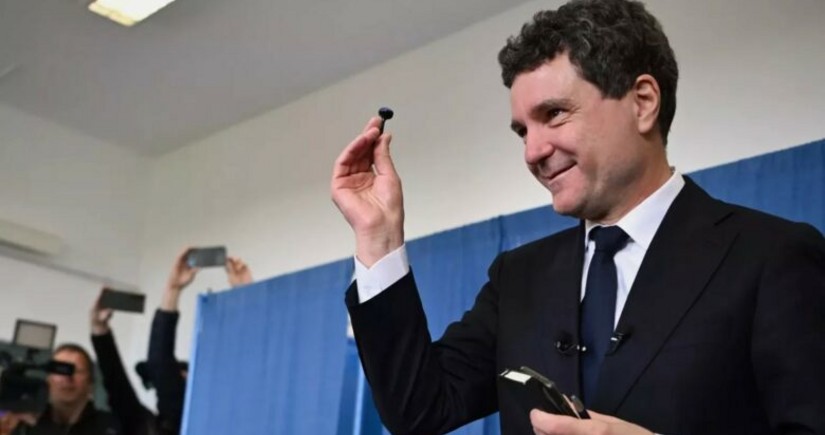 Rumıniyanın Konstitusiya Məhkəməsi Nikuşor Danı prezident seçkilərinin qalibi elan edib