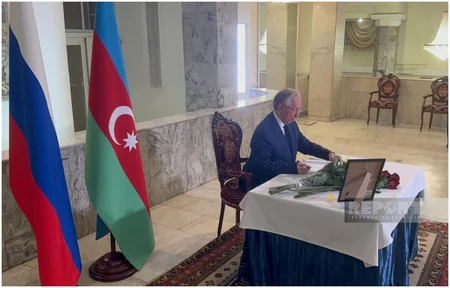Russian deputy FM visits Azerbaijani Embassy in Moscow to honor victims of plane crash