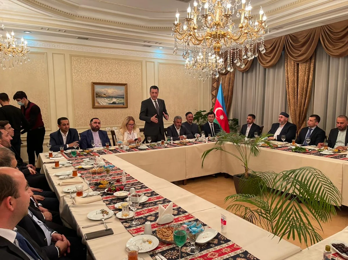 Azərbaycanın Gürcüstandakı səfirliyi iftar süfrəsi təşkil edib