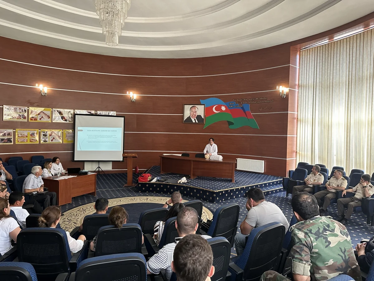 FHN-in regional mərkəzlərində silsilə mülki müdafiə kursları keçirilib