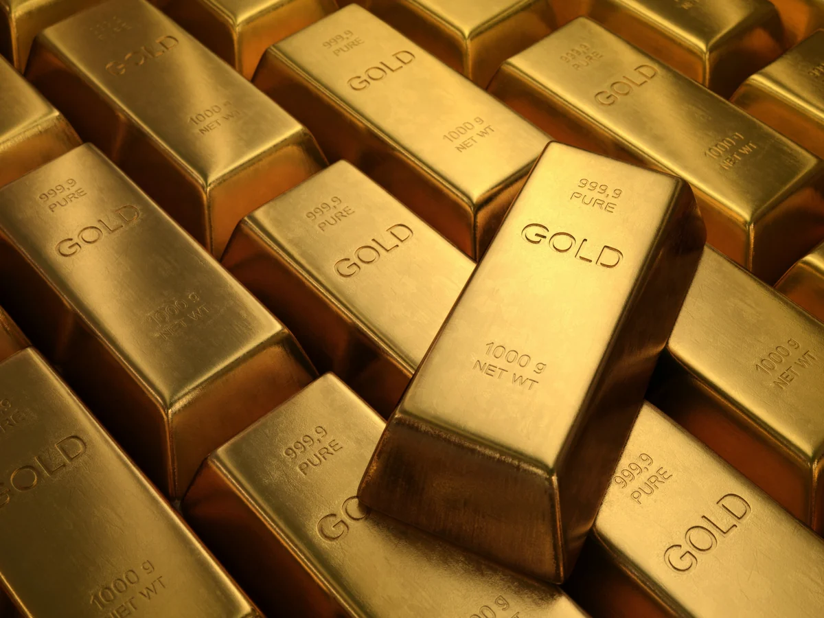 Gold price declines by nearly 2%