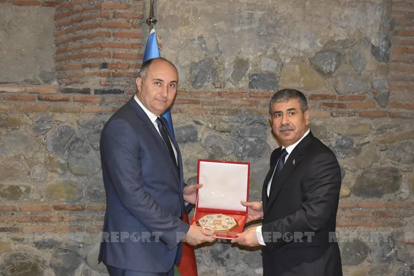 Azərbaycan və Gürcüstan müdafiə nazirlərinin görüşü olub, sənəd imzalanıb