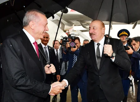 Prezident İlham Əliyev Rəcəb Tayyib Ərdoğanı Naxçıvan hava limanında qarşılayıb