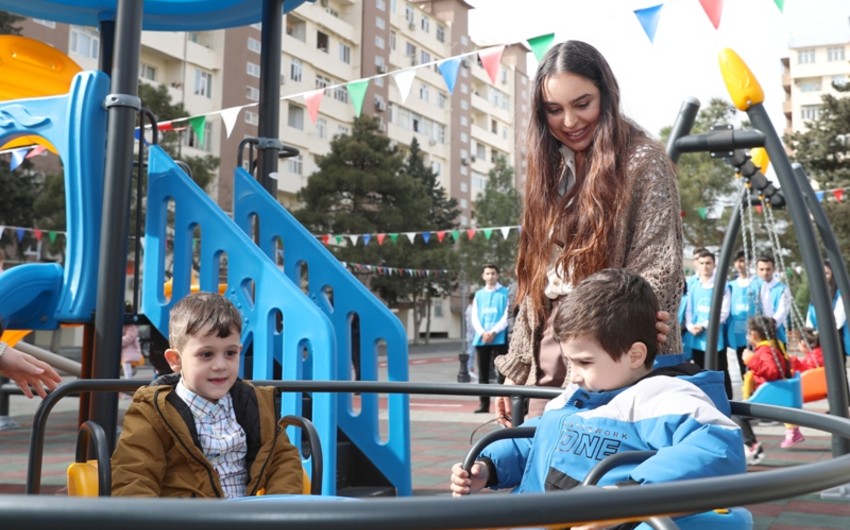 Лейла Алиева приняла участие в открытии очередного благоустроенного двора