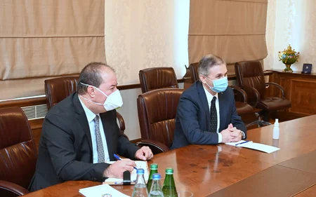 Ceyhun Bayramov Fələstin səfiri ilə görüşüb