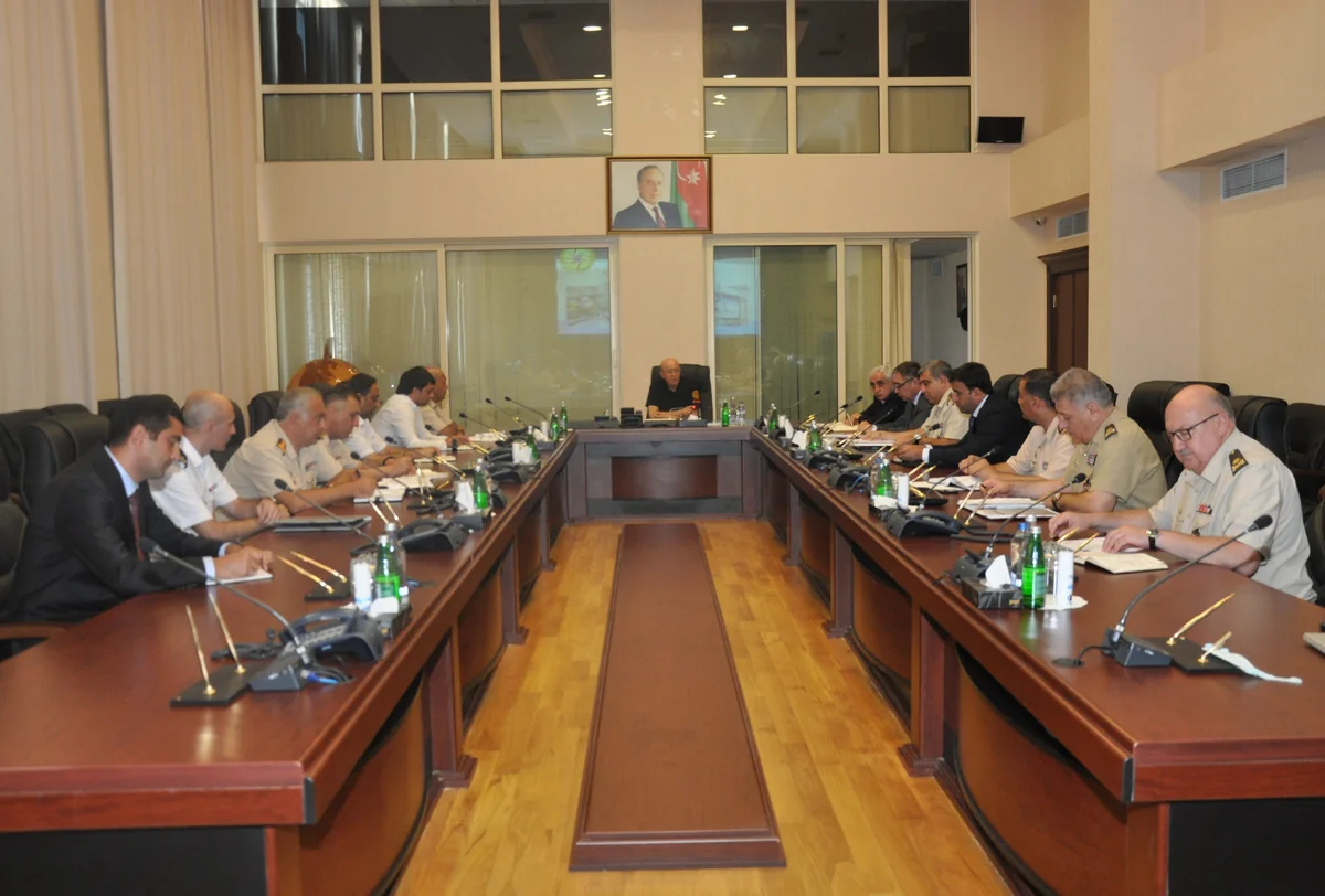 Kəmaləddin Heydərov müşavirə keçirib