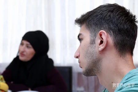 Eşitmə qüsurlu gənc: Mən öz dünyamda xoşbəxtəm - HƏYAT HEKAYƏTİ
