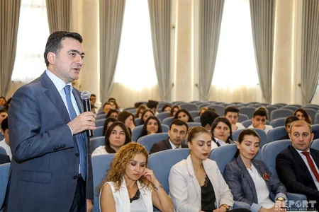 Gənc diplomatlar hərəkat yaradıblar - FOTOLAR