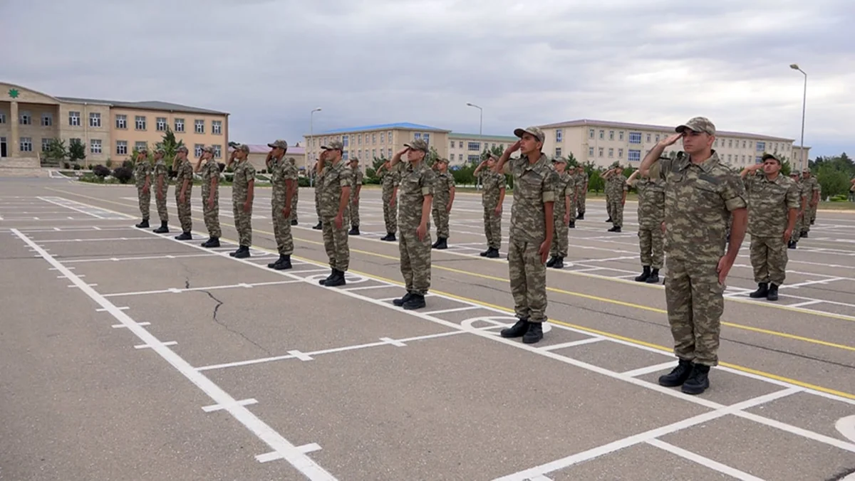 MN Əlahiddə Ümumqoşun Orduda gənc əsgərlərin hazırlıq prosesinin detallarını açıqlayıb