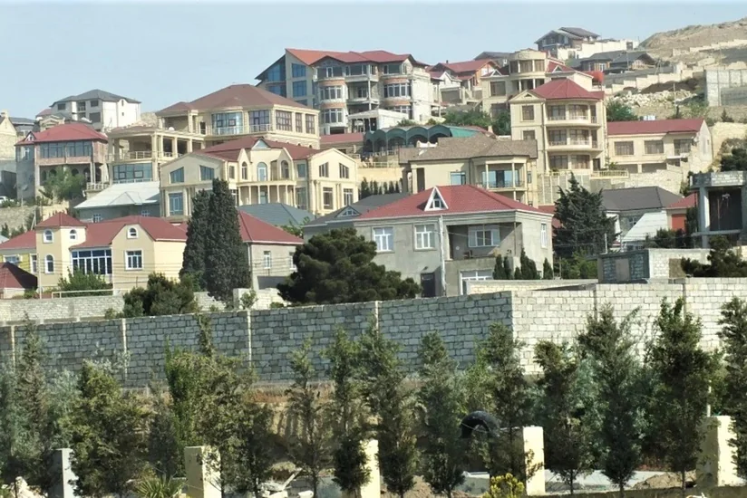 Azərbaycanın əmlak bazarında inqilabi dəyişiklik - sənədsiz evlərə amnistiya nə vəd edir? - ARAŞDIRMA