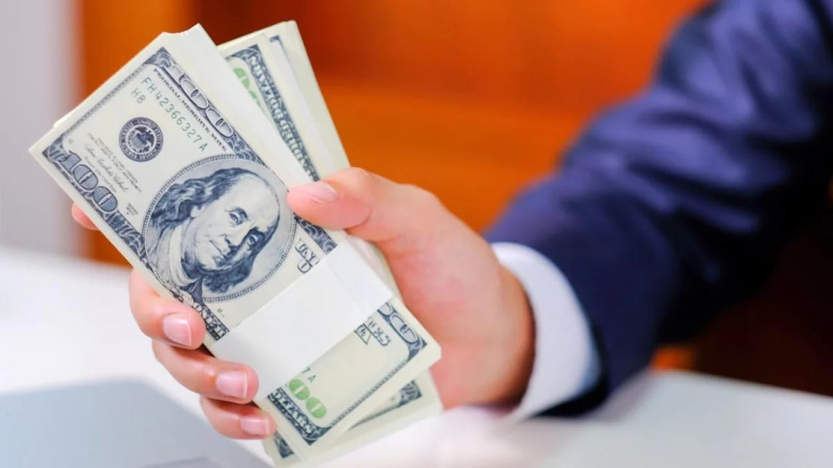 Dollarization level of savings in Azerbaijan drops