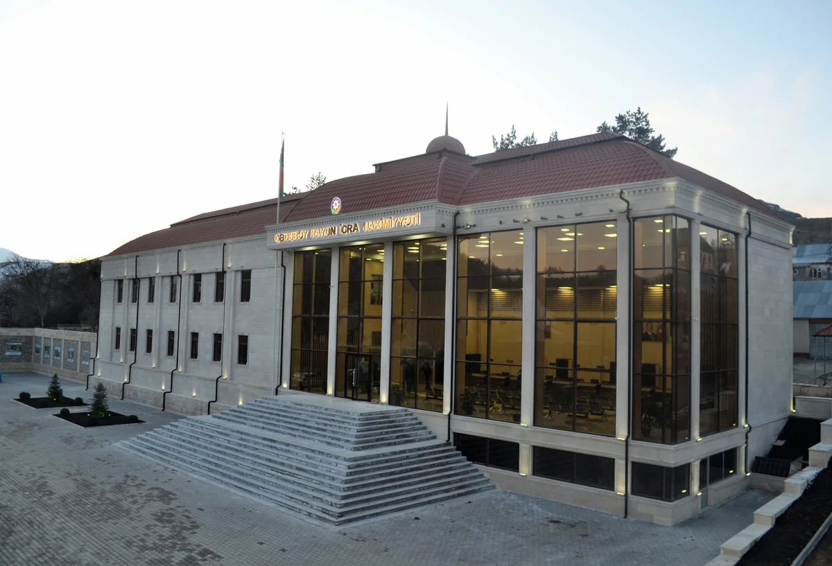 Gədəbəyin Baş memarı vəzifədən azad edilib