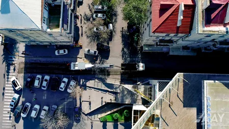 Bakının Fərid Ələkbərov küçəsinin bir hissəsi təmir edilir