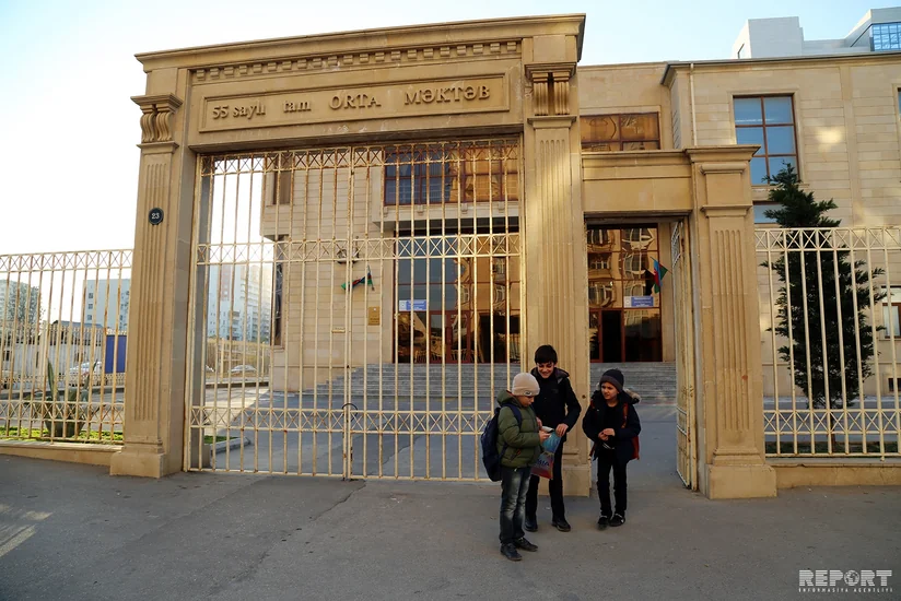 Bakıda nitq qüsurlu uşaq valideyn nəzarəti olmadan məktəbdən evə göndərilib - VİDEO