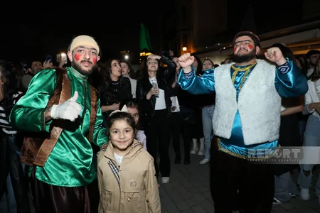 İçərişəhərdə təntənəli bayram tonqalı qalanıb