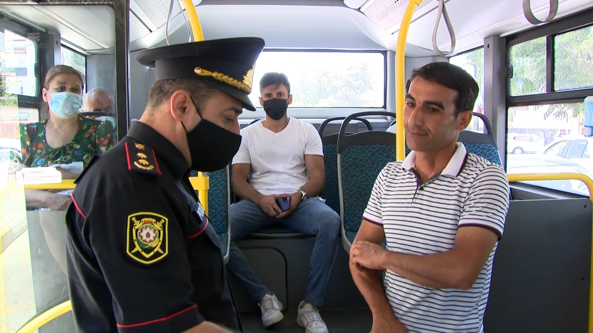 Bakıda maska taxmayan sərnişinlər avtobusdan düşürülüb - VİDEO