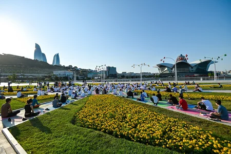 Picturesque Baku Boulevard, overlooking iconic Baku Eye, hosts mesmerizing yoga extravaganza