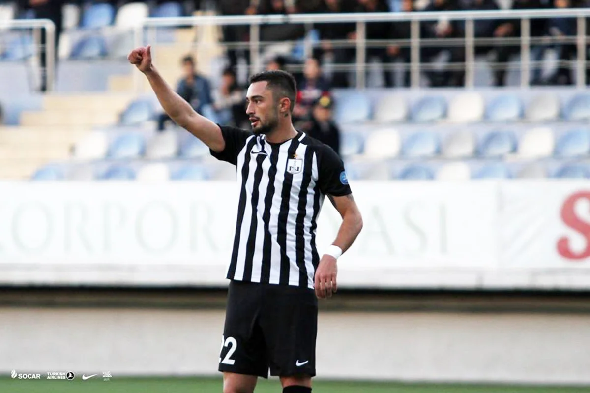 Millimizə daha bir futbolçu çağırıldı