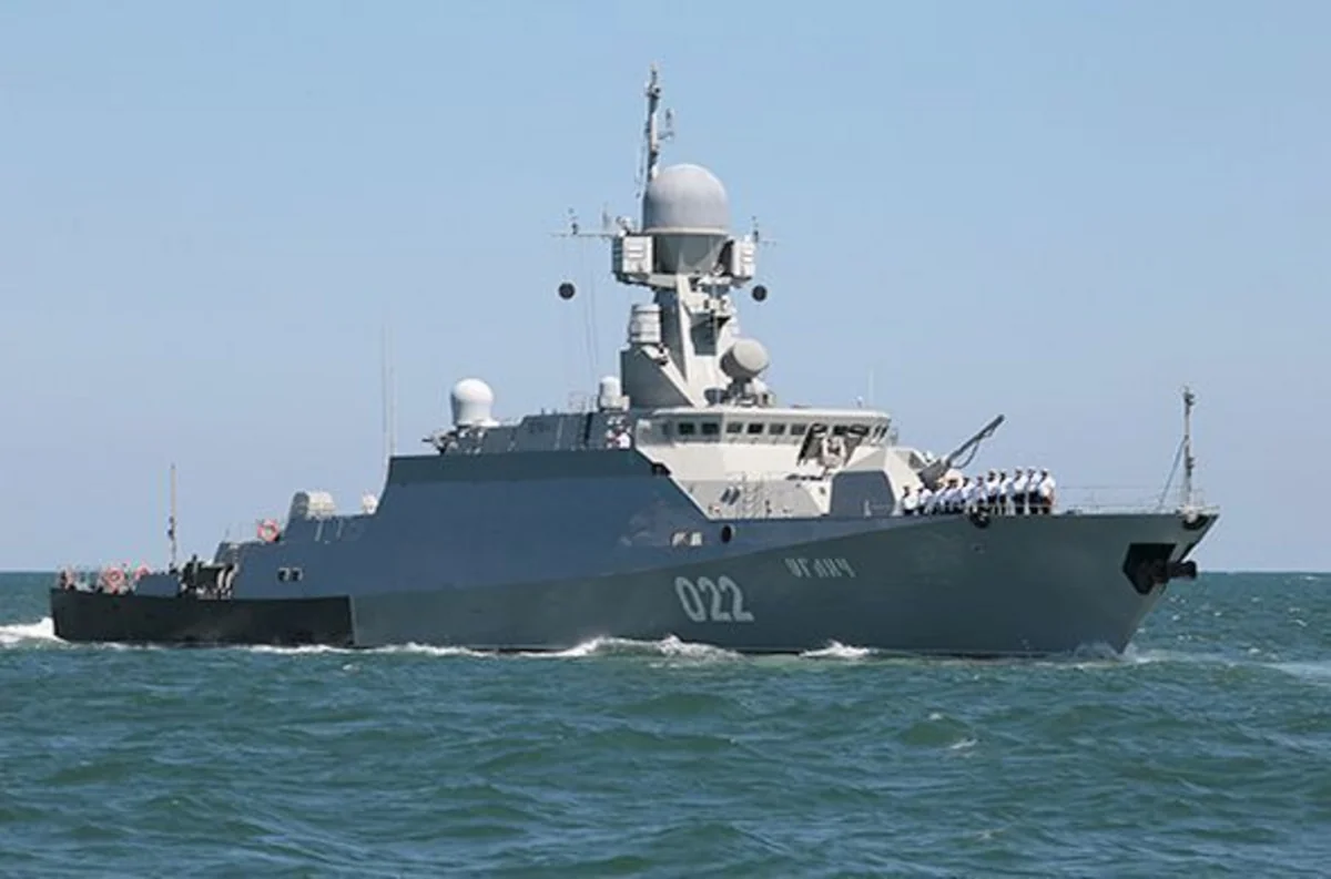 Каспийская флотилия России провела учения в Астрахани