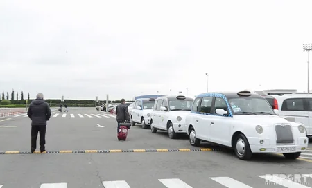 Bakı aeroportunda taksi xidməti tələblərə cavab vermir - VİDEOREPORTAJ