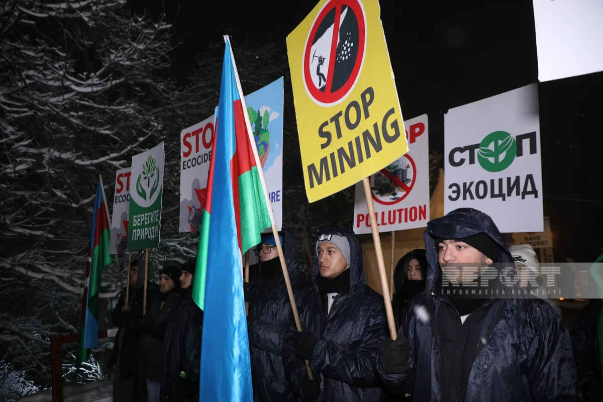 На дороге Ханкенди-Лачын продолжается акция протеста экоактивистов