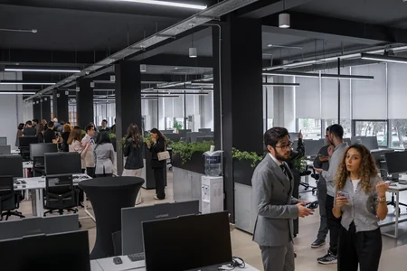 “Peerstack Academy”: İT sahəsində “Qwasar Silicon Valley” təhsil proqramları artıq Azərbaycanda
