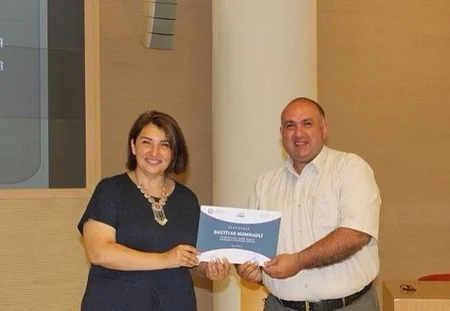 ADA-da “Publisistika və Köşə Yazarlığı” mövzusunda seminar keçirilib