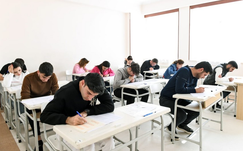 Naxçıvanda xarici dil və dövlət qulluğuna qəbul imtahanlar keçirilib