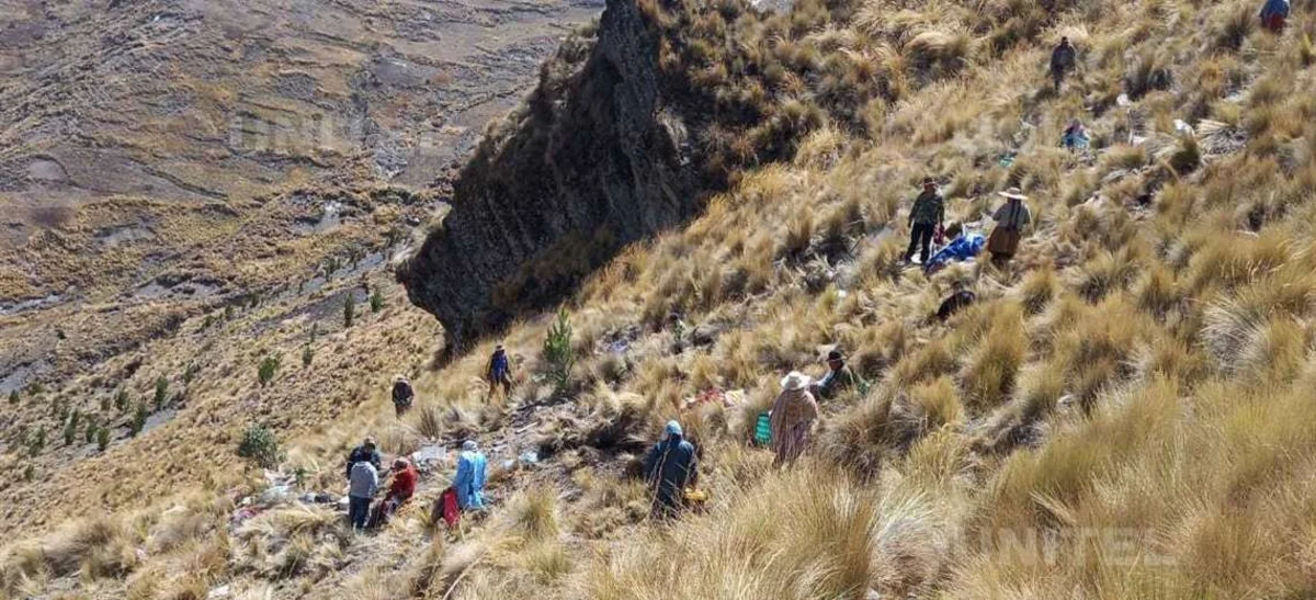 Boliviyada ağır yol qəzasında 21 nəfər ölüb, xəsarət alanlar var