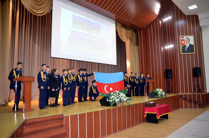 Hərbi Liseydə Dövlət Bayrağı Günü qeyd olunub