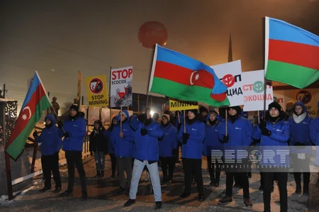 Акция на дороге Ханкенди-Лачын продолжается и в ночные часы