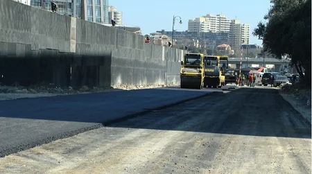 Bakının mərkəzinə doğru yeni yolun inşası başa çatır - VİDEO