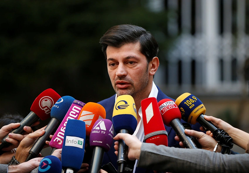 “Exit-poll”: Gürcüstanda keçirilən bələdiyyə seçkilərində hakim partiya qələbə qazanıb